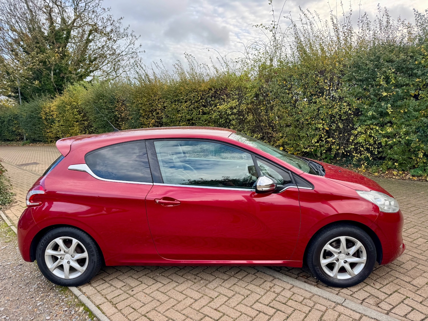Used Peugeot 208 2012 for sale - 76525832: Photo 5