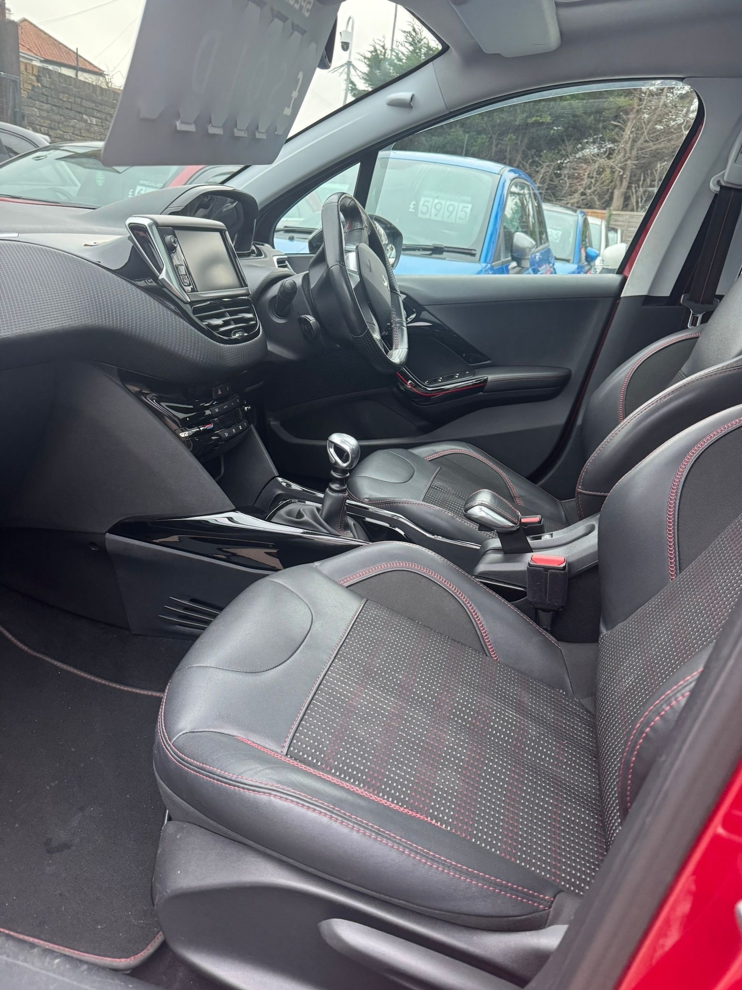 Used Peugeot 2008 2017 for sale - 76946954: Photo 11