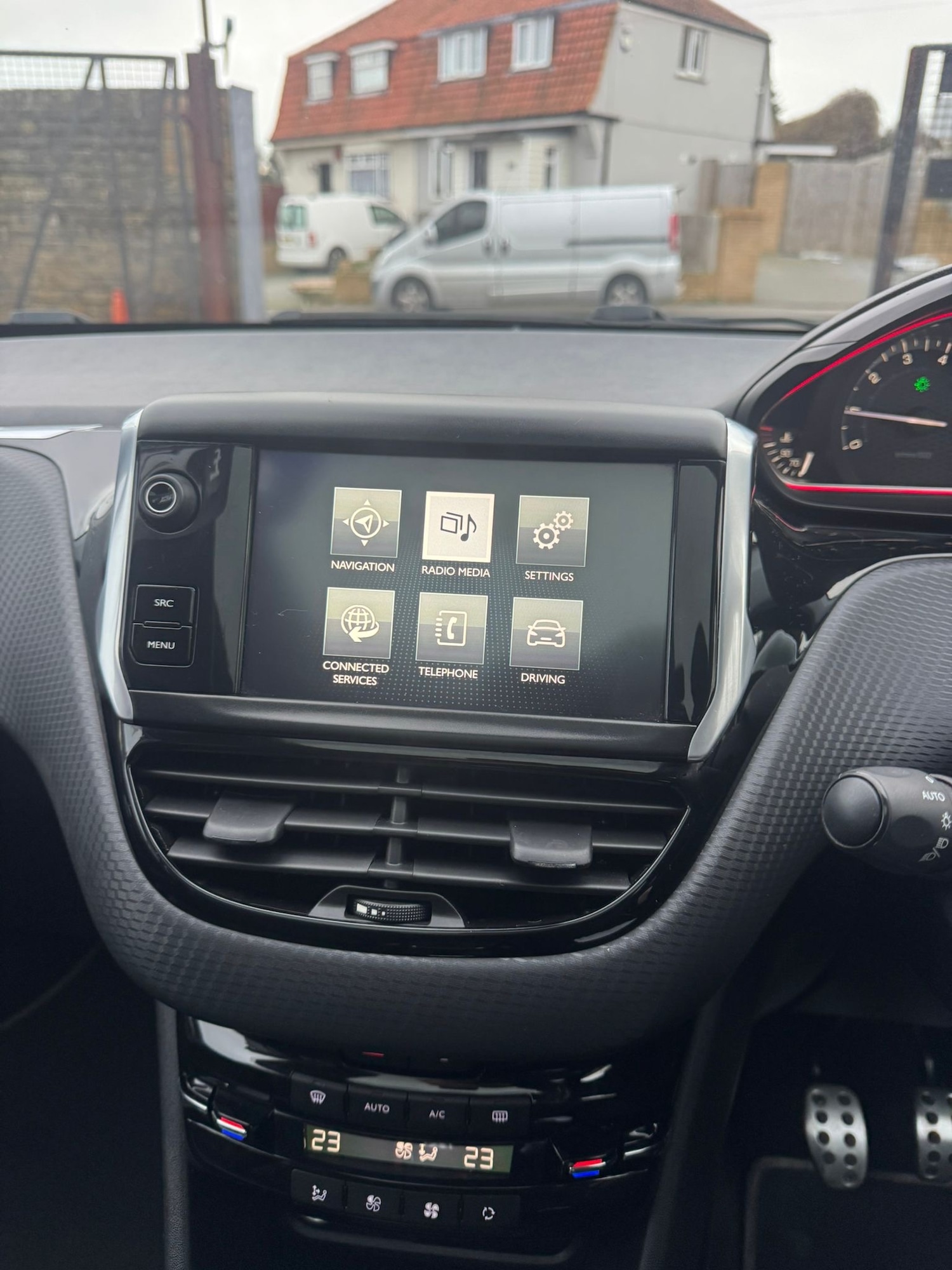 Used Peugeot 2008 2017 for sale - 76946954: Photo 15