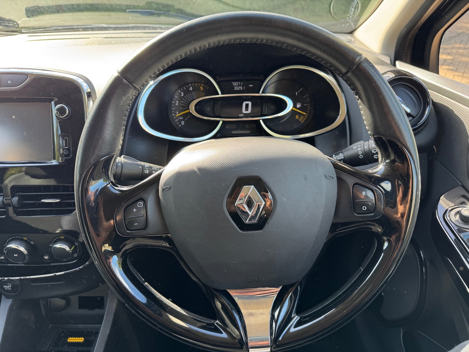 Used Renault Clio 2014 for sale - 76595550: Photo 15