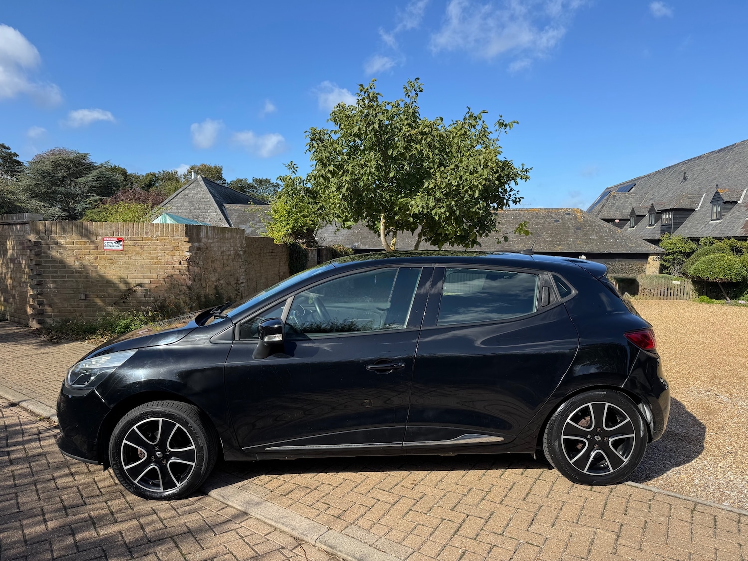 Used Renault Clio 2014 for sale - 76595550: Photo 2