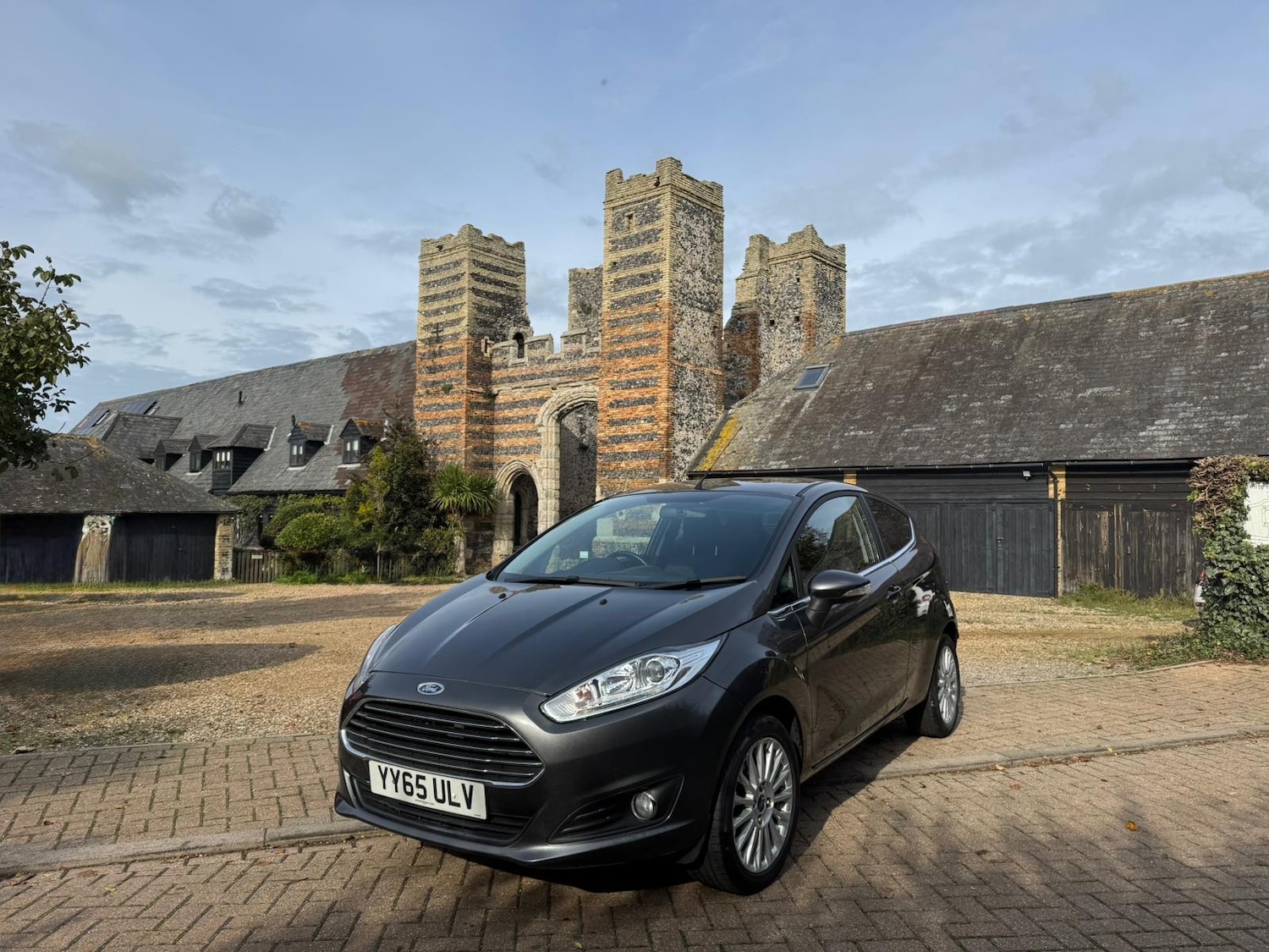 Used Ford Fiesta 2015 for sale - 76696759: Photo 1