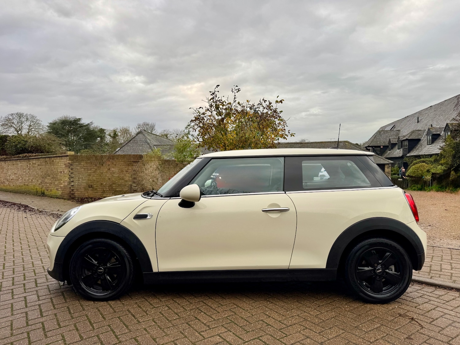 Used MINI Hatch 2015 for sale - 76580486: Photo 2