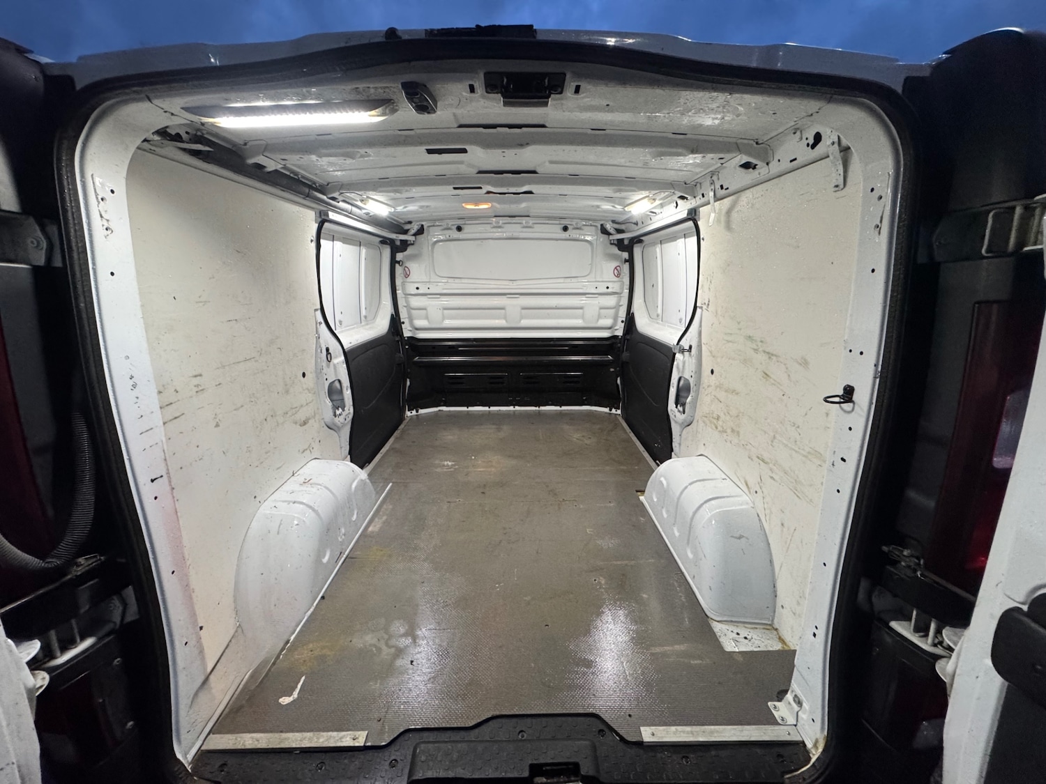 Used Vauxhall Vivaro 2016 for sale - 77628838: Photo 12