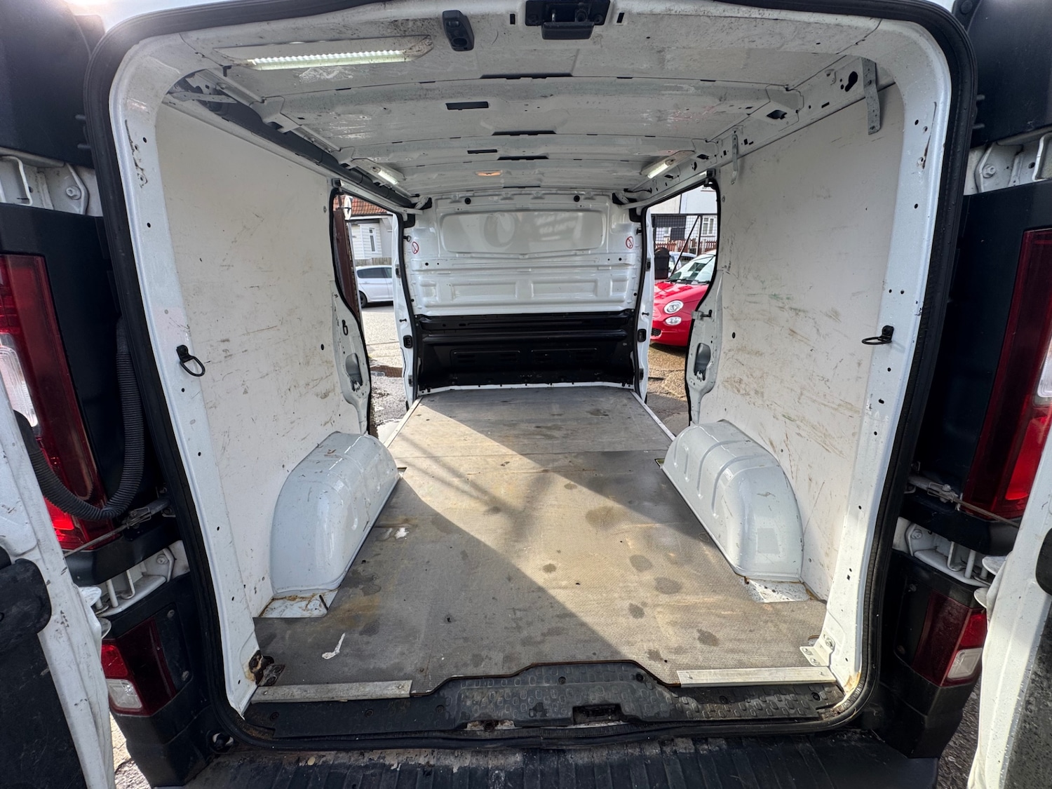 Used Vauxhall Vivaro 2016 for sale - 77628838: Photo 9