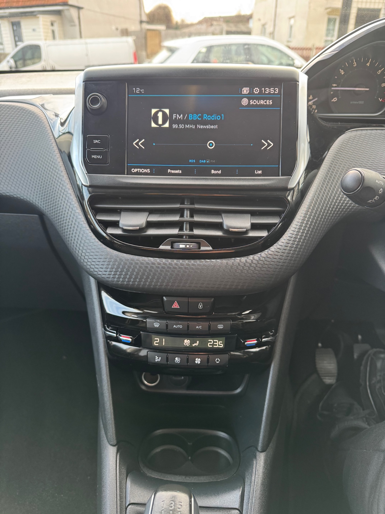 Used Peugeot 208 2018 for sale - 76984275: Photo 16