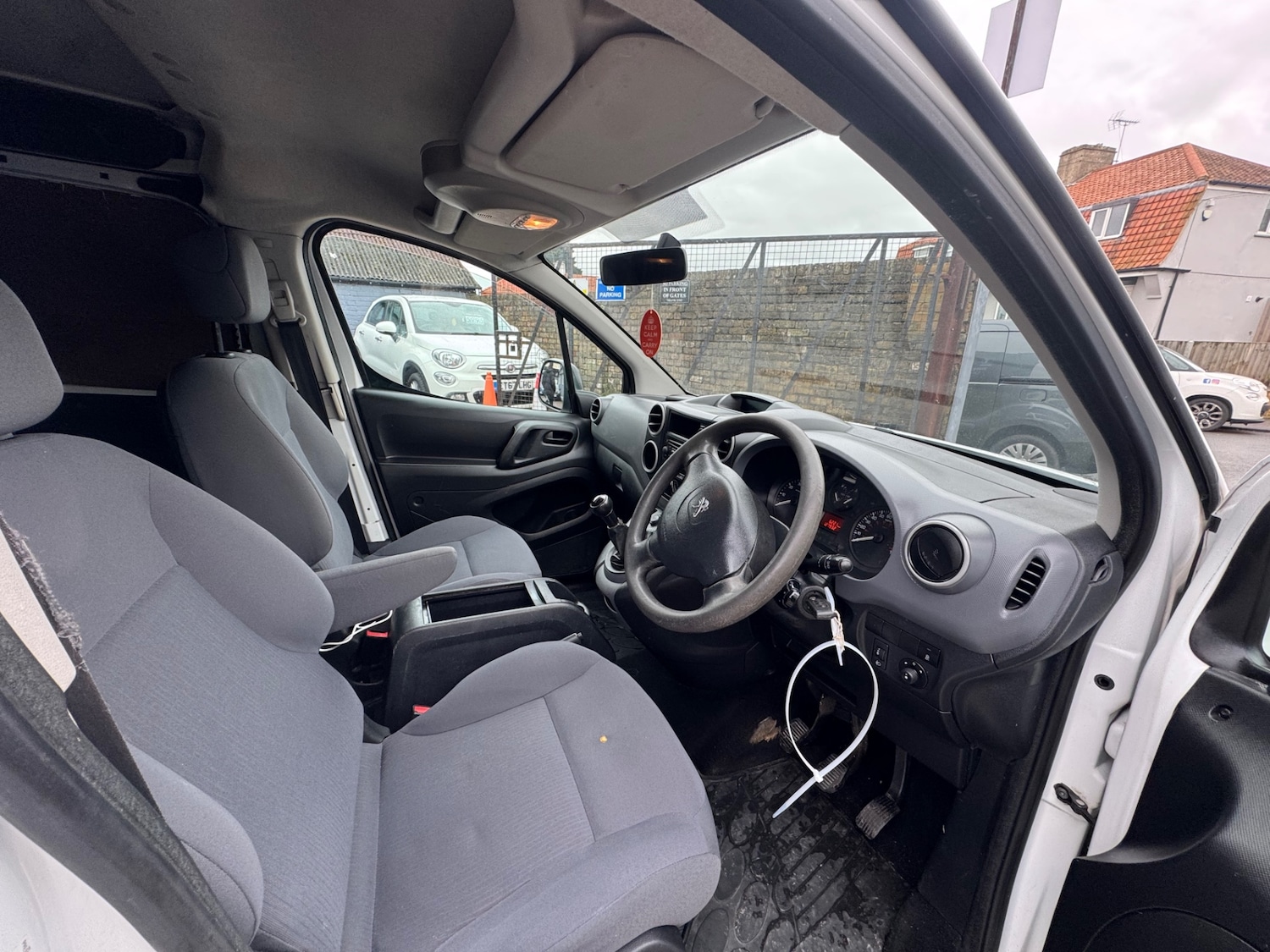 Used Peugeot Partner 2015 for sale - 77298472: Photo 11