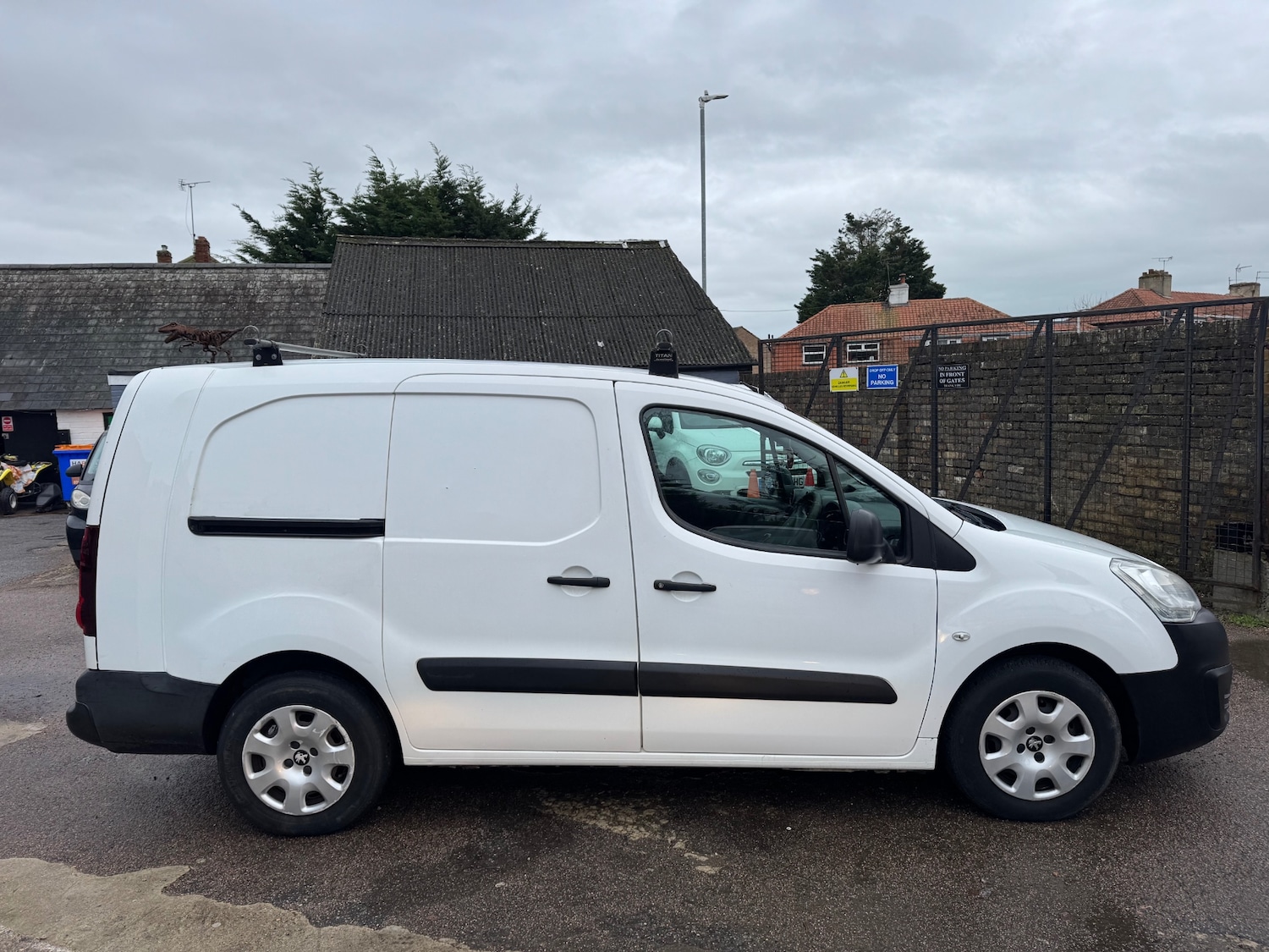 Used Peugeot Partner 2015 for sale - 77298472: Photo 4