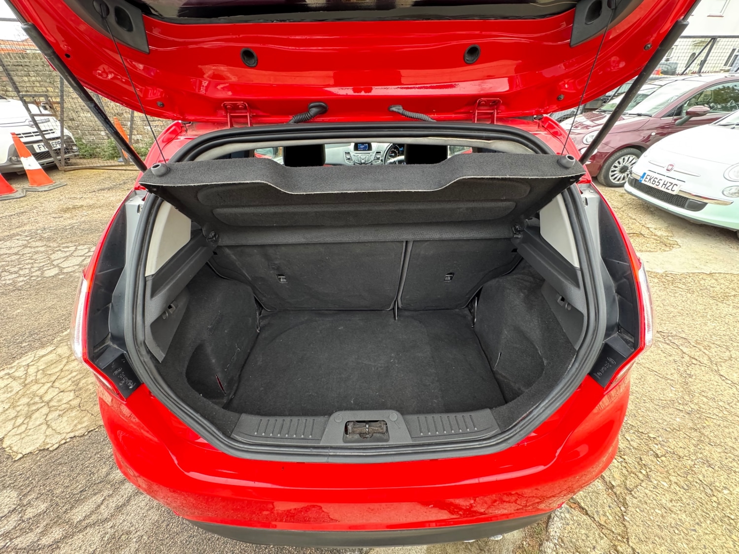 Used Ford Fiesta 2015 for sale - 76488621: Photo 9