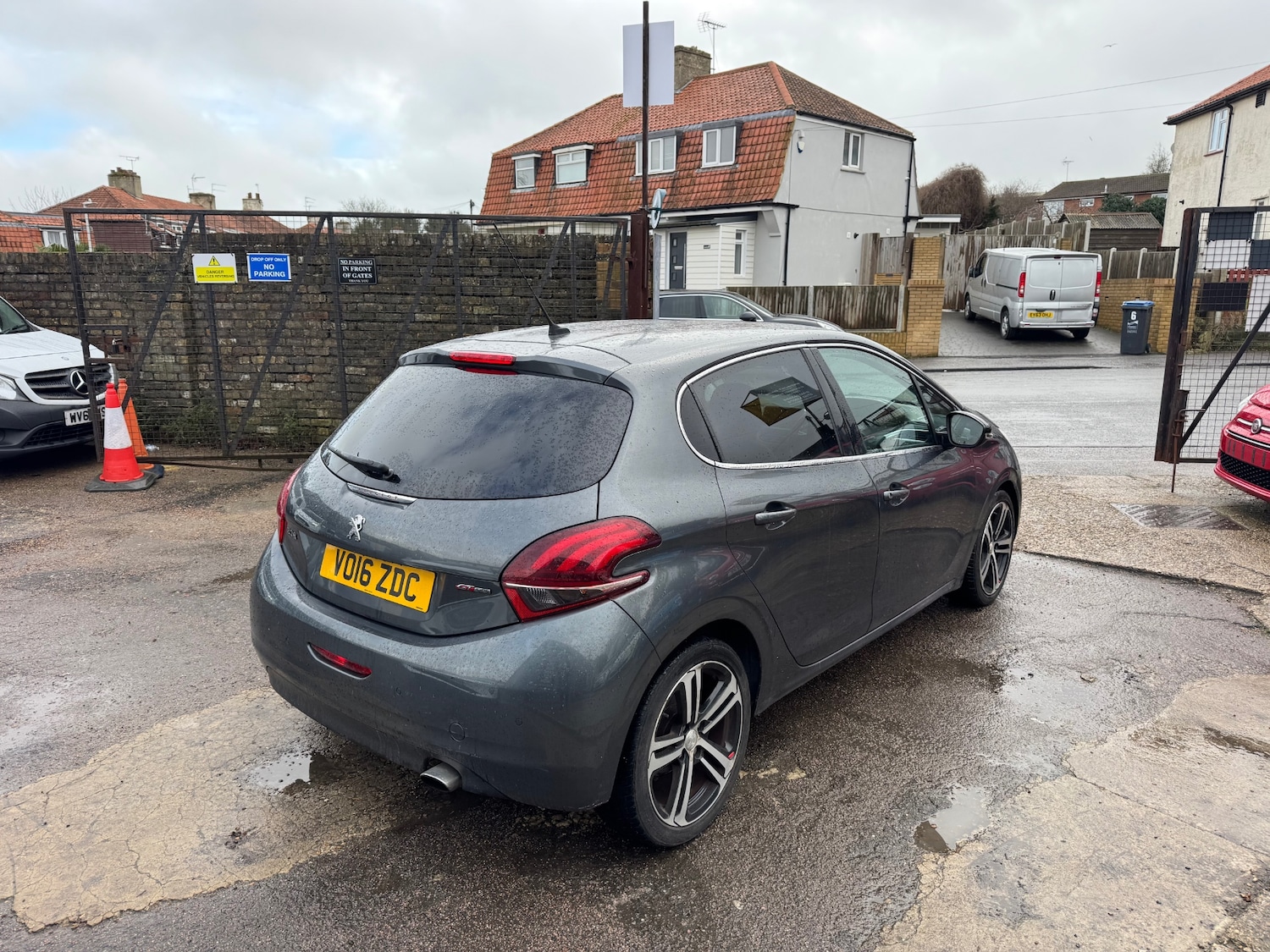 Used Peugeot 208 2016 for sale - 77485497: Photo 6