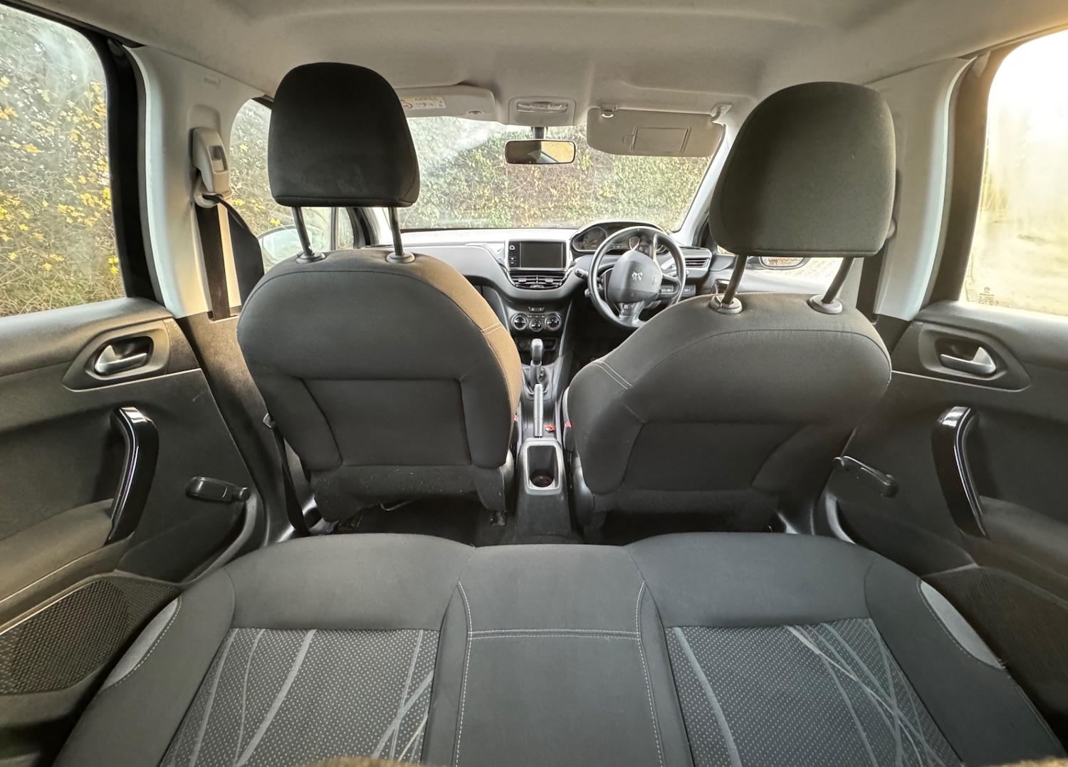 Used Peugeot 208 2014 for sale - 76791951: Photo 10