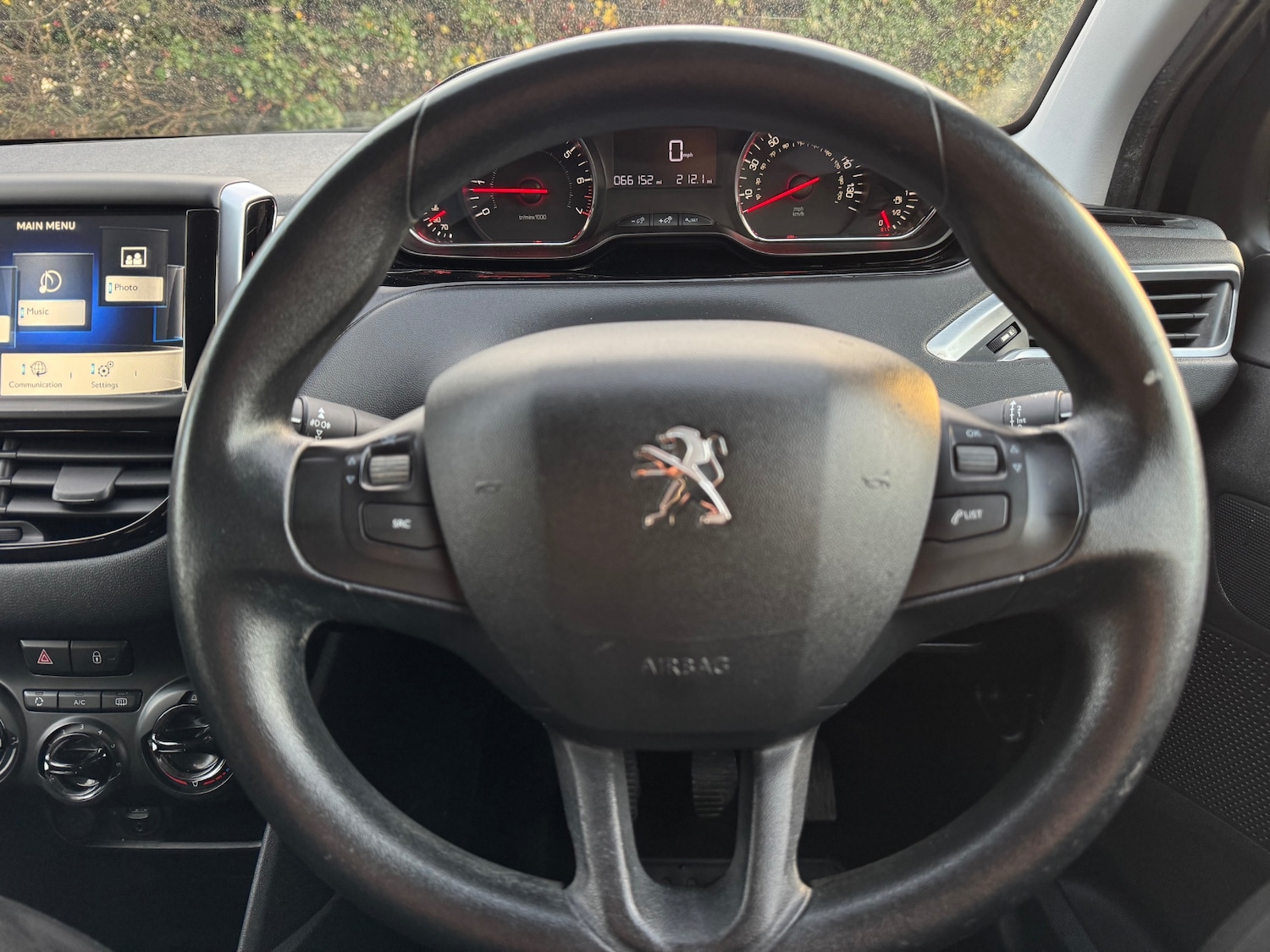 Used Peugeot 208 2014 for sale - 76791951: Photo 15