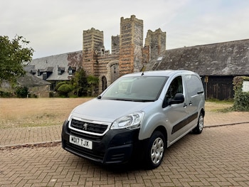 2017 (17) - 850 1.6 BlueHDi 100 Professional Van [non SS]