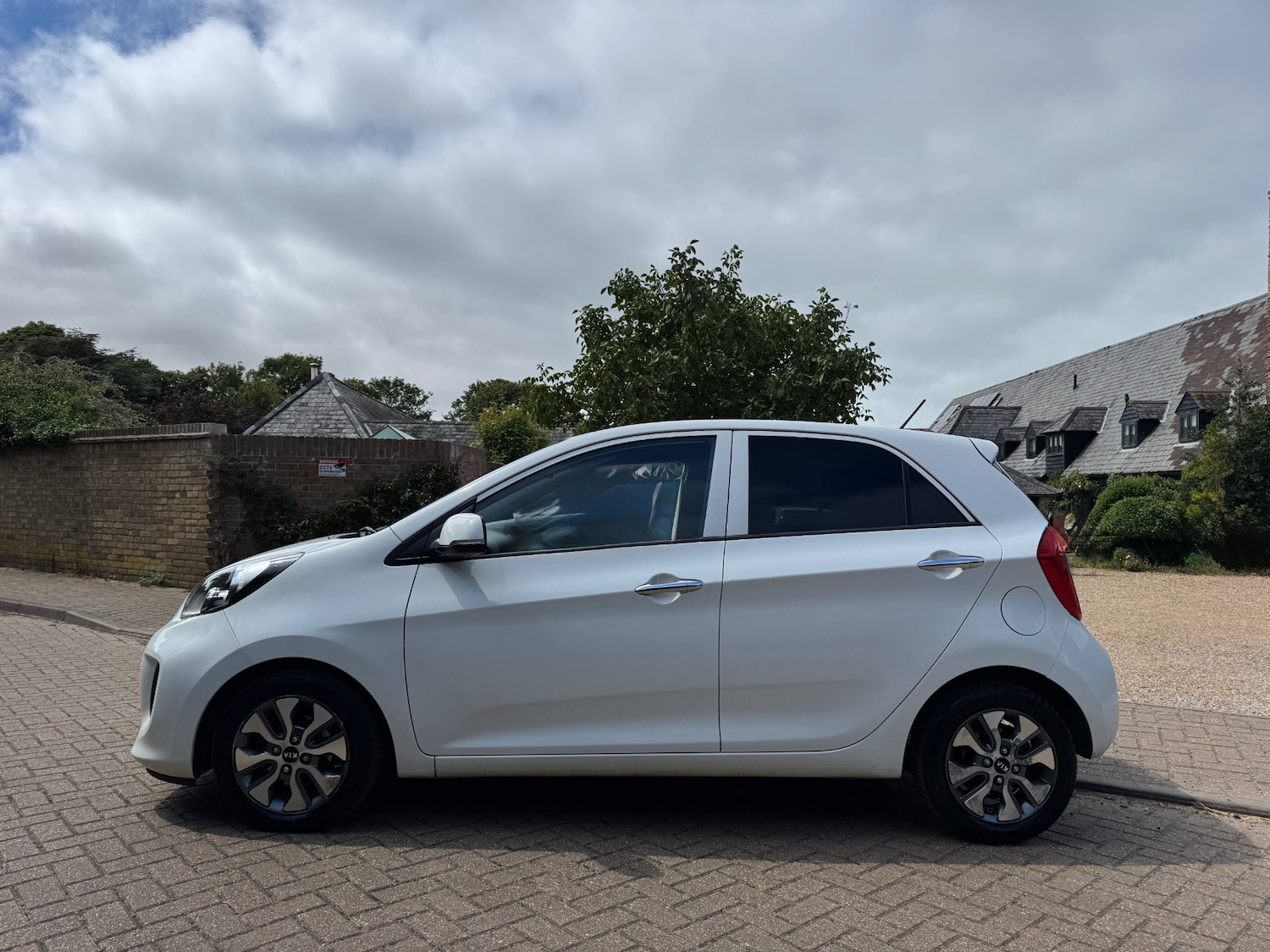 Used Kia Picanto 2016 for sale - 76379602: Photo 2