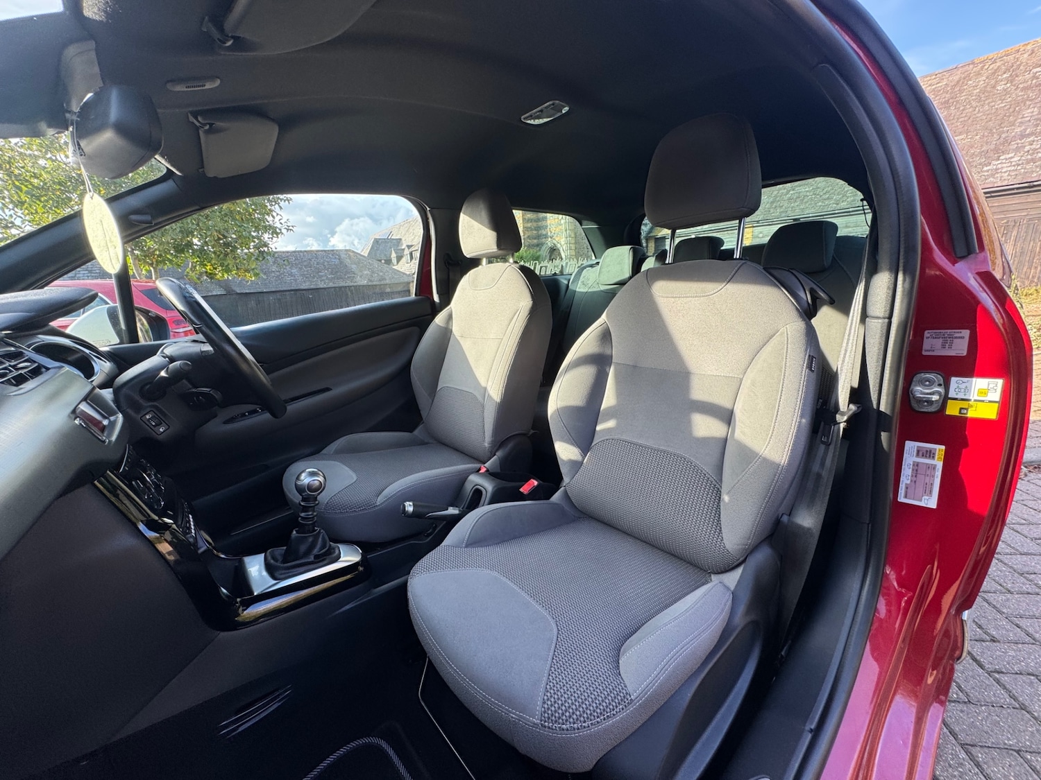 Used Citroen DS3 2015 for sale - 76346186: Photo 13