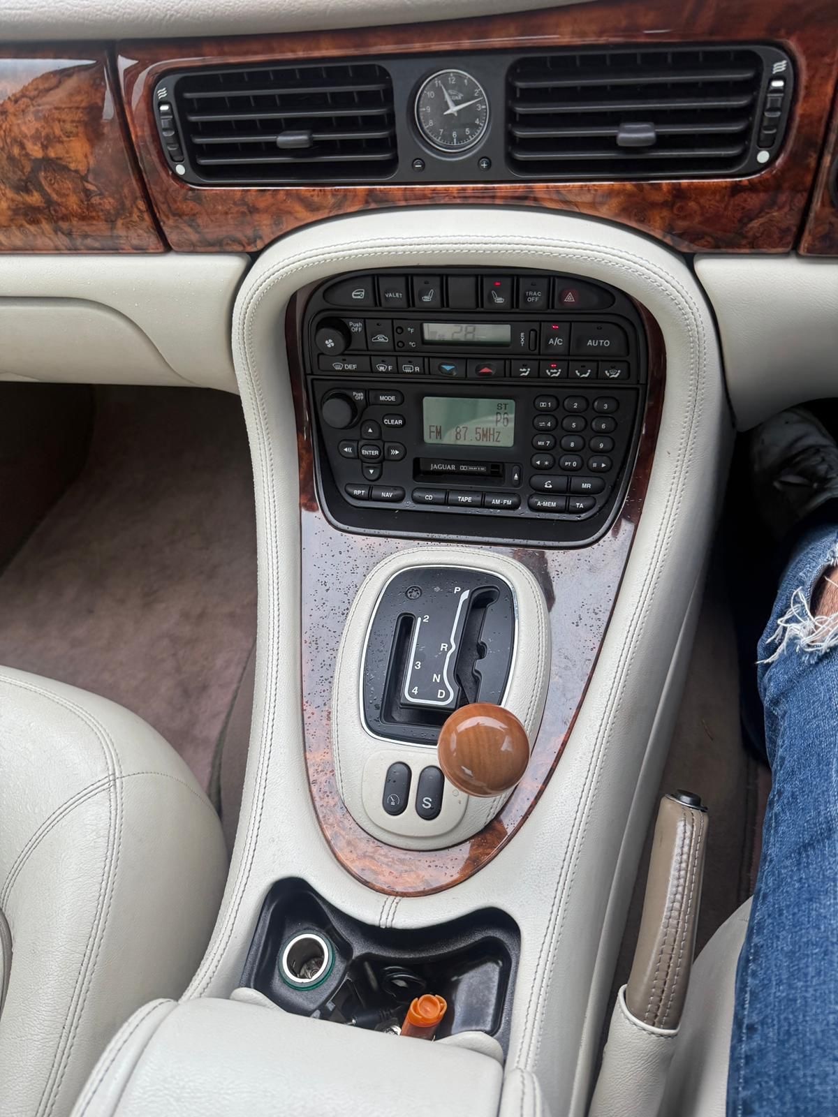 Used Jaguar XJ 2001 for sale - 77339282: Photo 14