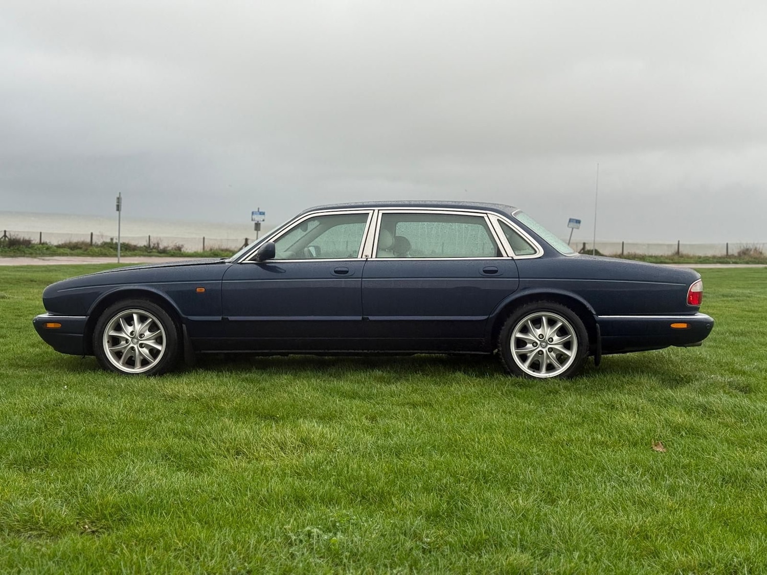 Used Jaguar XJ 2001 for sale - 77339282: Photo 7