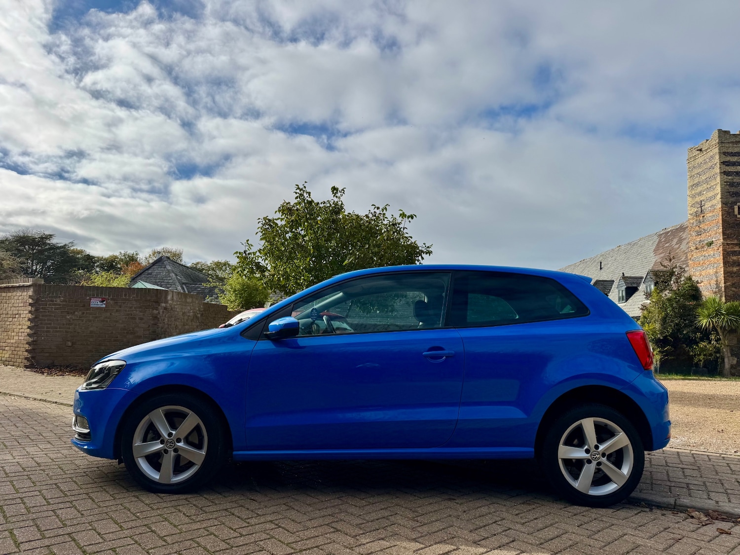 Used Volkswagen Polo 2014 for sale - 76017228: Photo 2