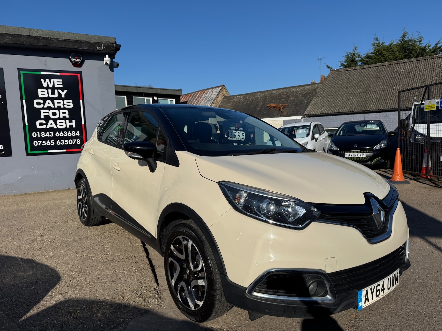 Used Renault Captur 2014 for sale - 77938443: Photo 4