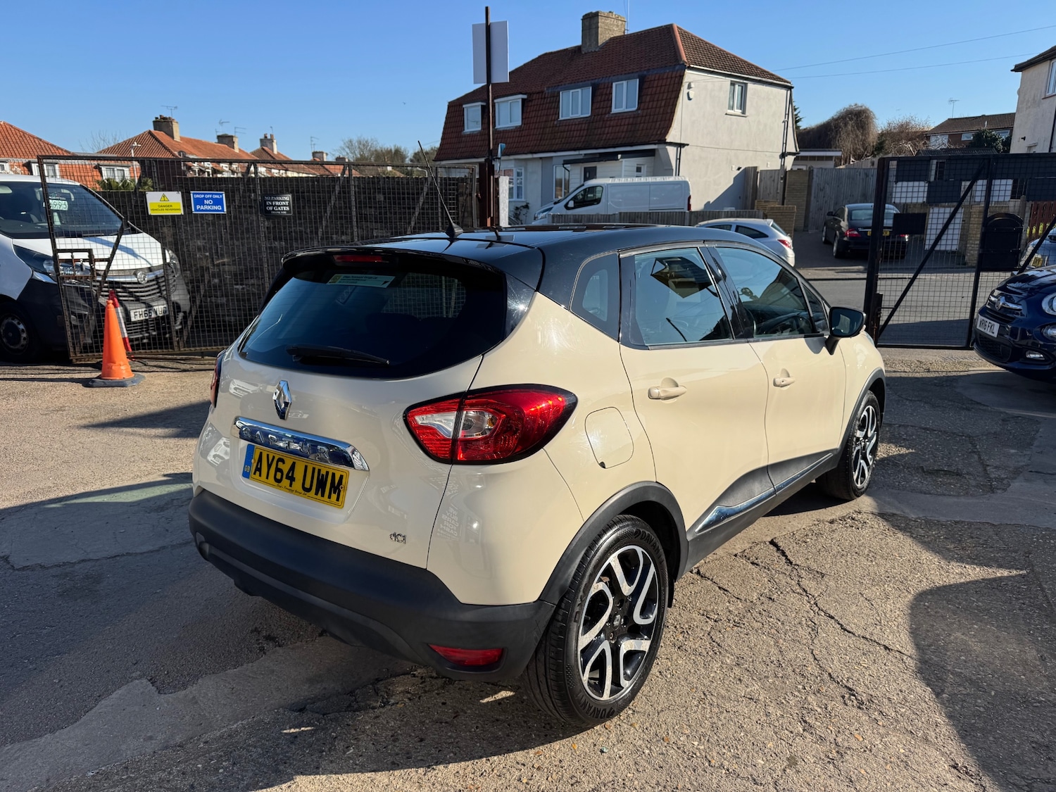 Used Renault Captur 2014 for sale - 77938443: Photo 6