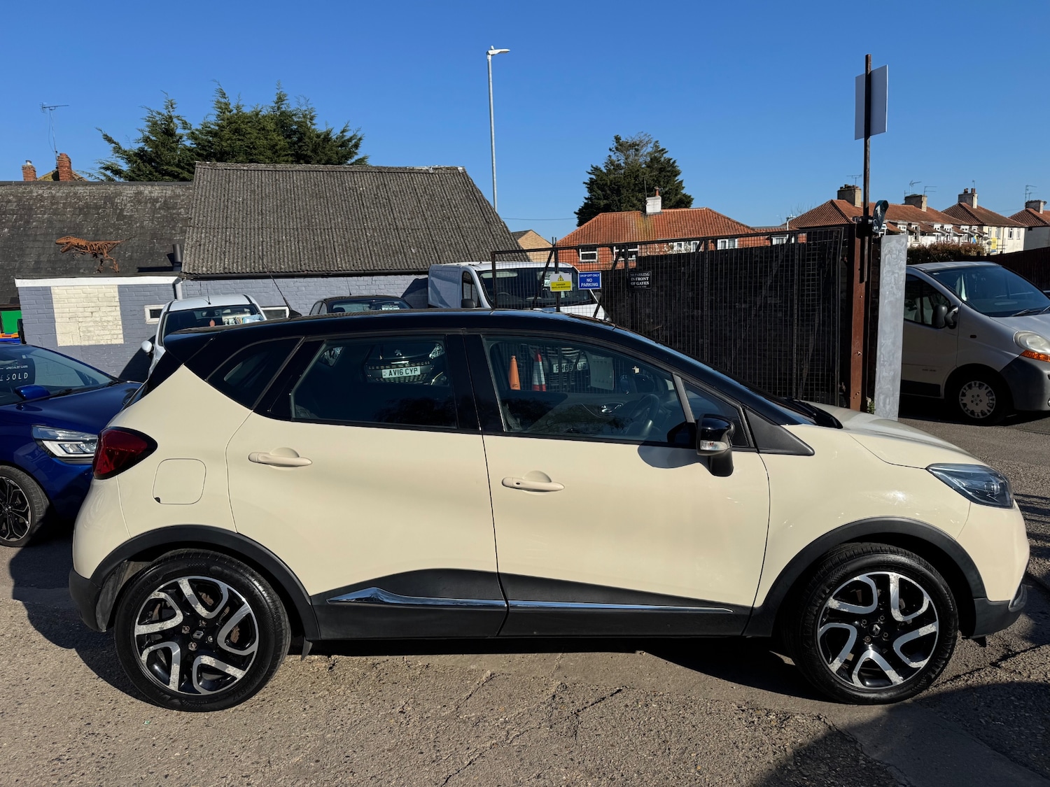 Used Renault Captur 2014 for sale - 77938443: Photo 7