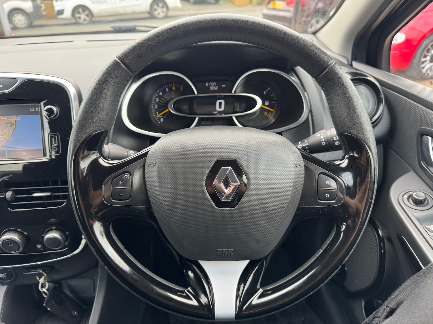 Used Renault Clio 2015 for sale - 77502065: Photo 15