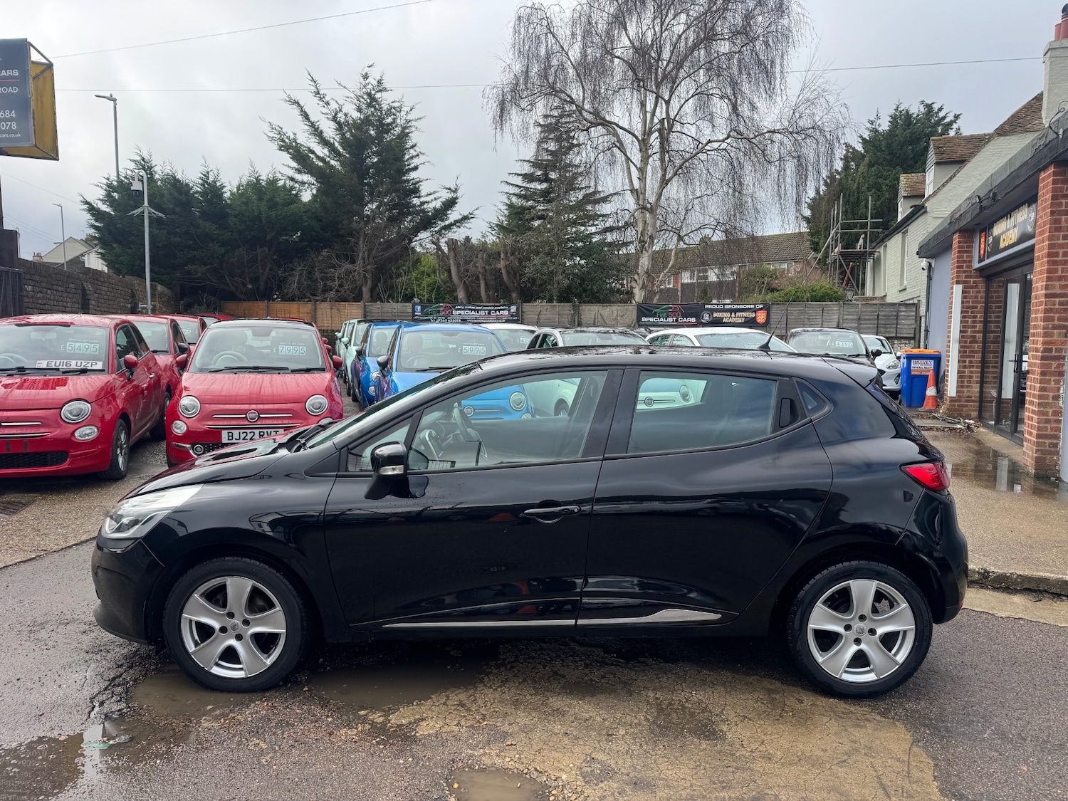 Used Renault Clio 2015 for sale - 77502065: Photo 2