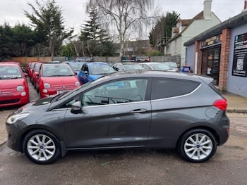 Used Ford Fiesta 2018 for sale - 78984760: Photo