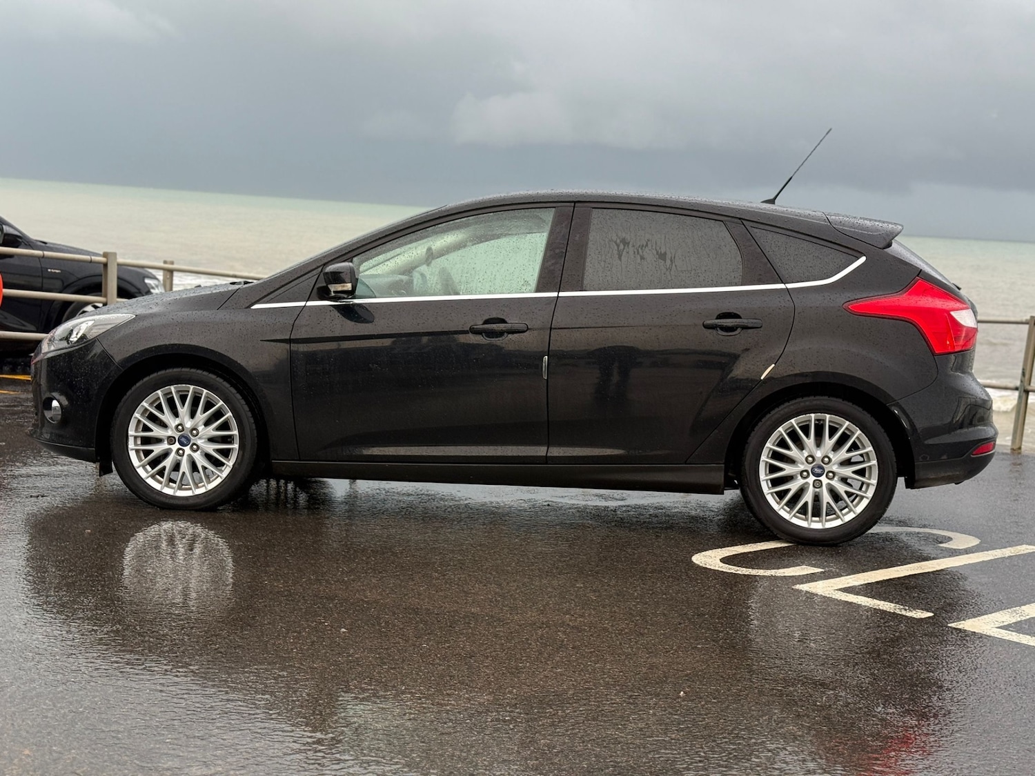 Used Ford Focus 2013 for sale - 76878037: Photo 2
