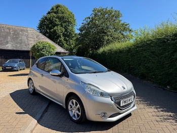 Used Peugeot 208 2015 for sale - 75641373: Photo