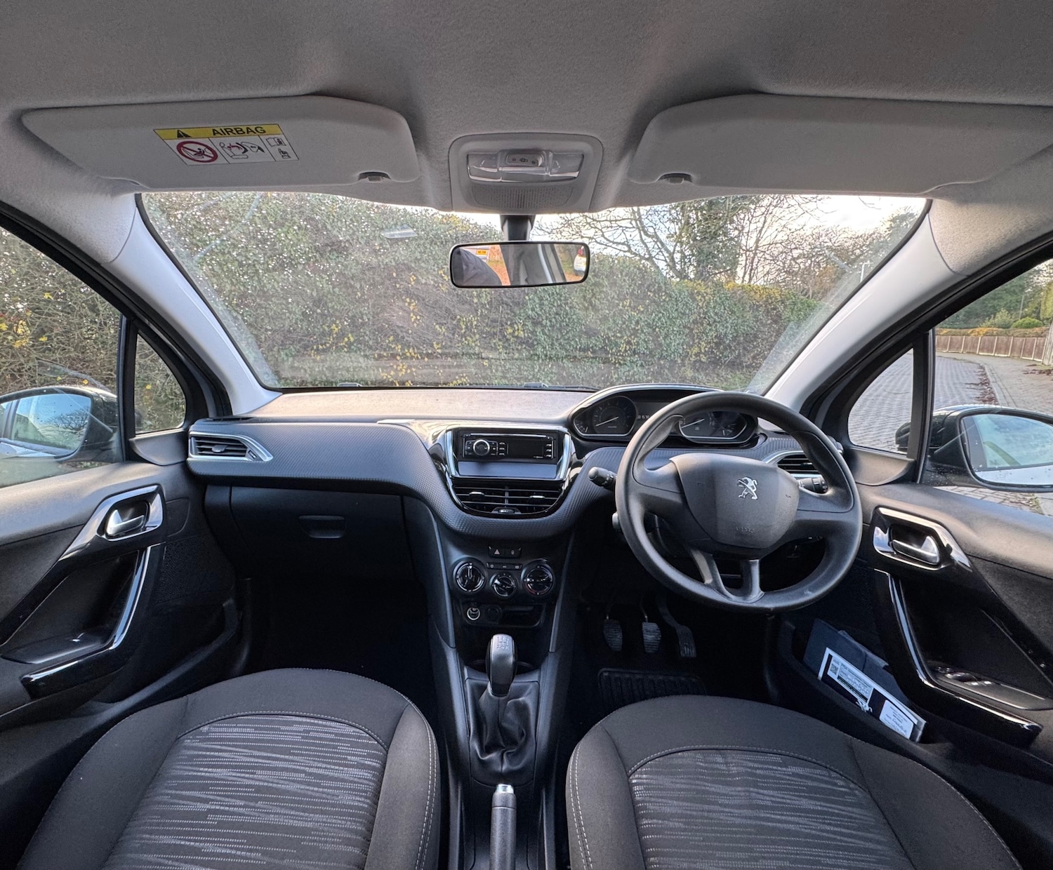 Used Peugeot 208 2017 for sale - 76819320: Photo 10