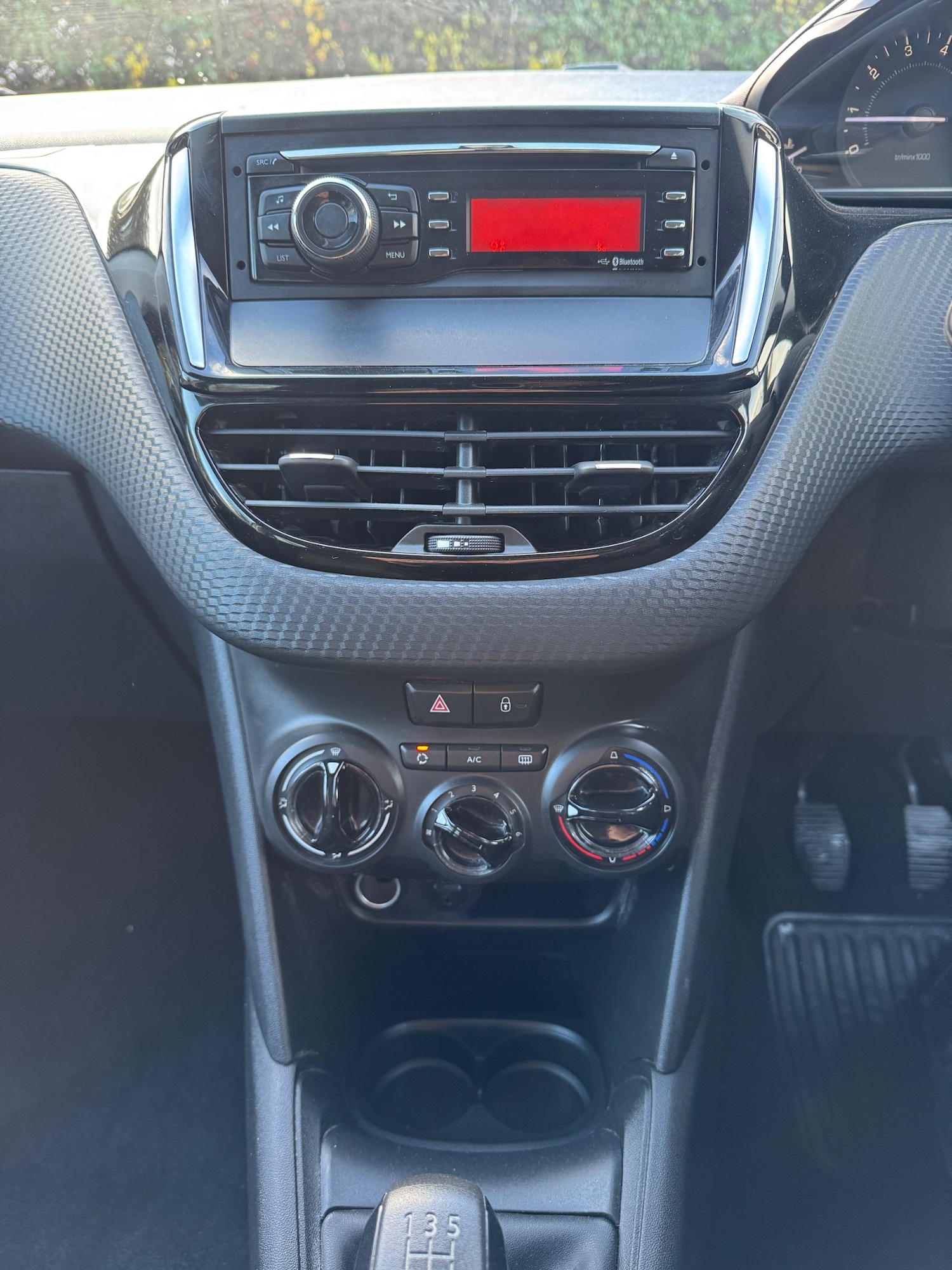 Used Peugeot 208 2017 for sale - 76819320: Photo 15