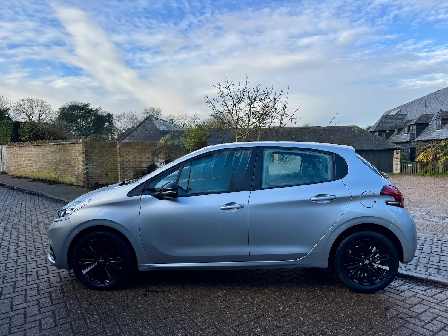 Used Peugeot 208 2017 for sale - 76819320: Photo 7