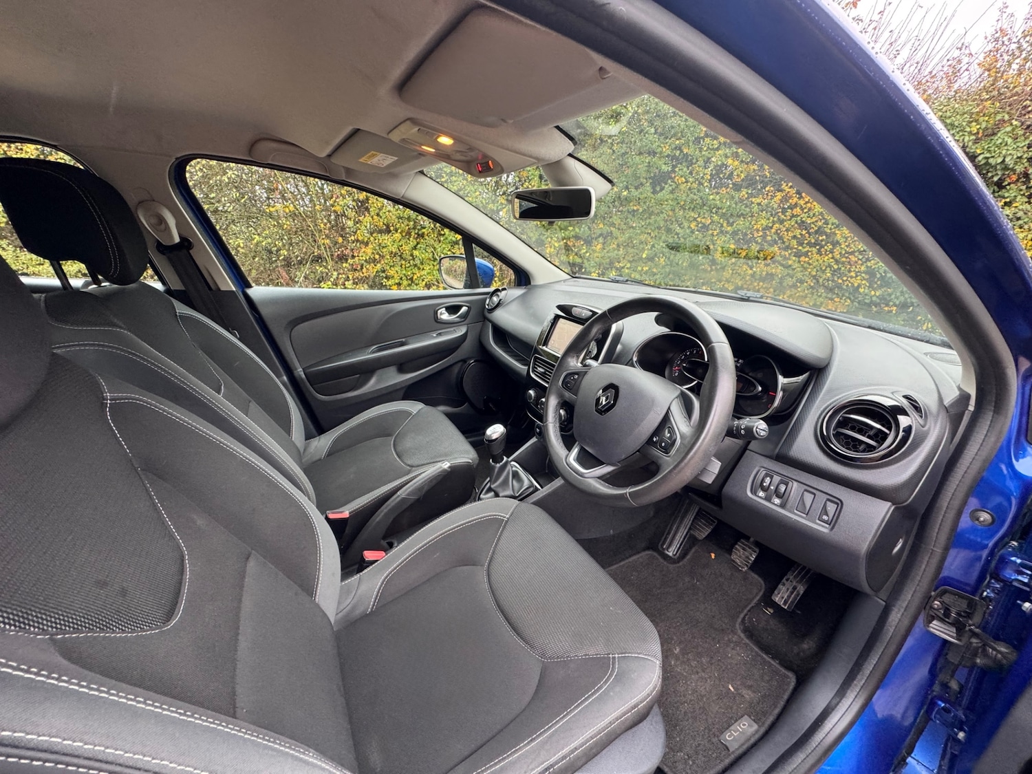 Used Renault Clio 2018 for sale - 76539227: Photo 11