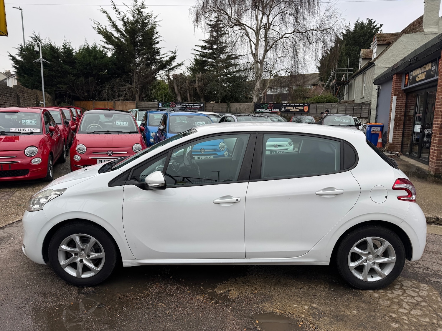 Used Peugeot 208 2014 for sale - 77548644: Photo 2