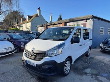 Renault Trafic feature image
