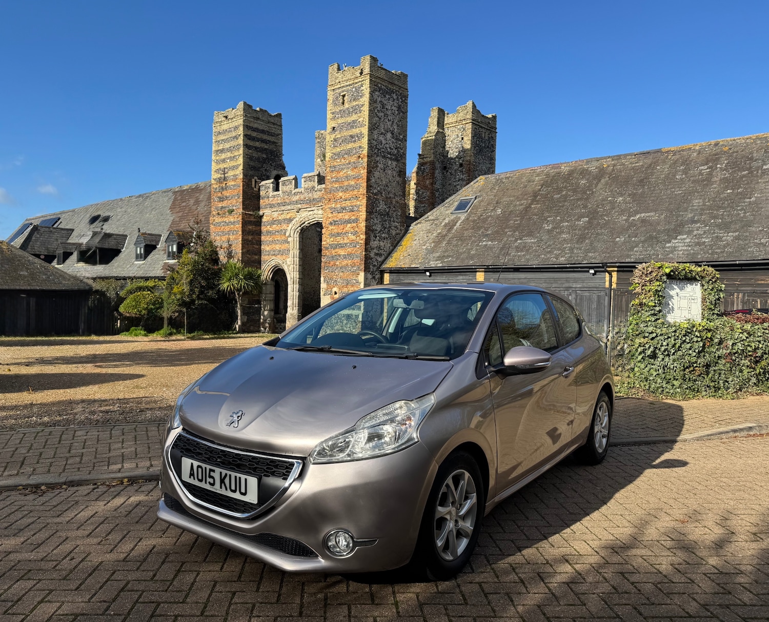 Used Peugeot 208 2015 for sale - 76449403: Photo 1
