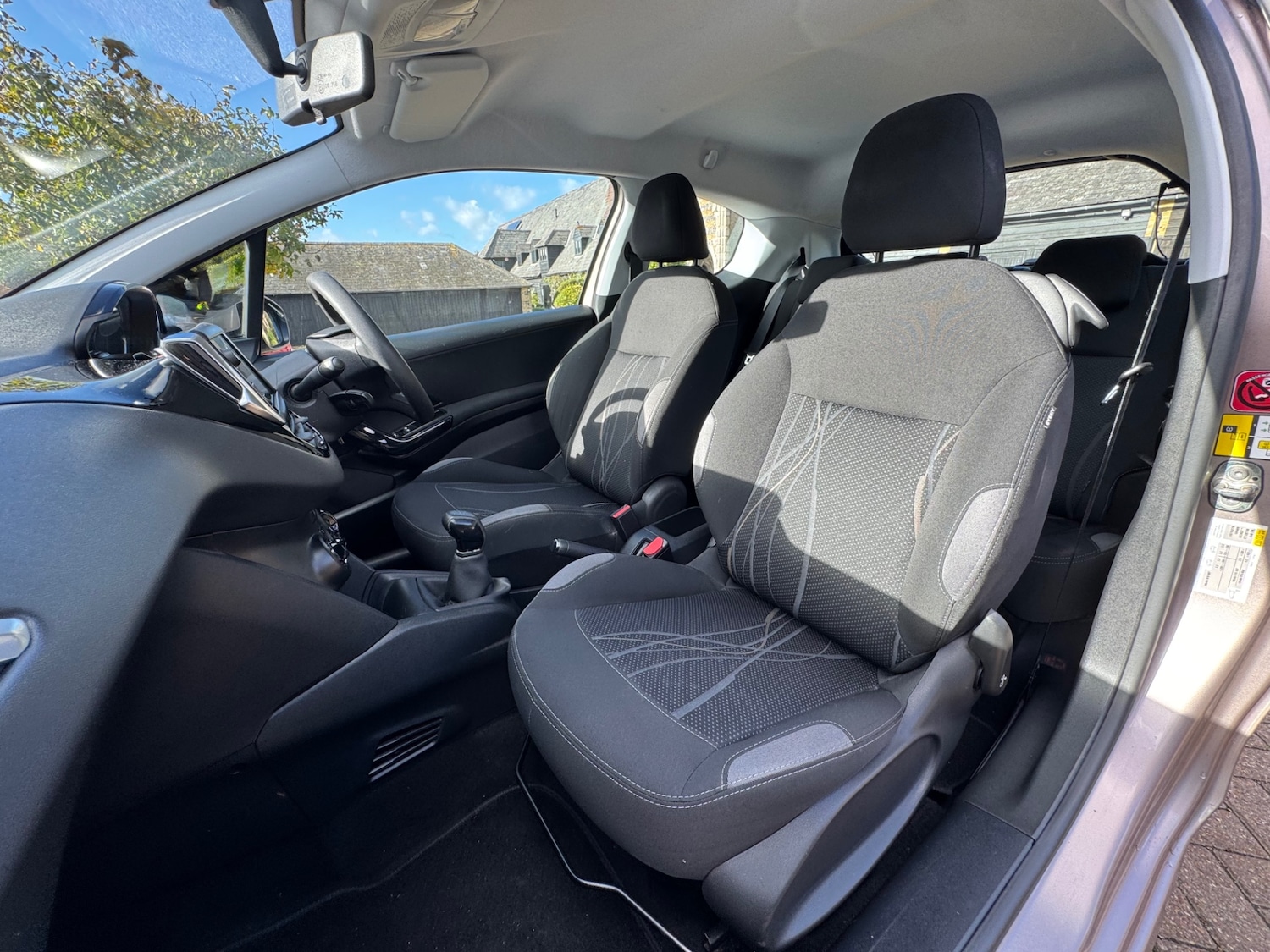 Used Peugeot 208 2015 for sale - 76449403: Photo 12