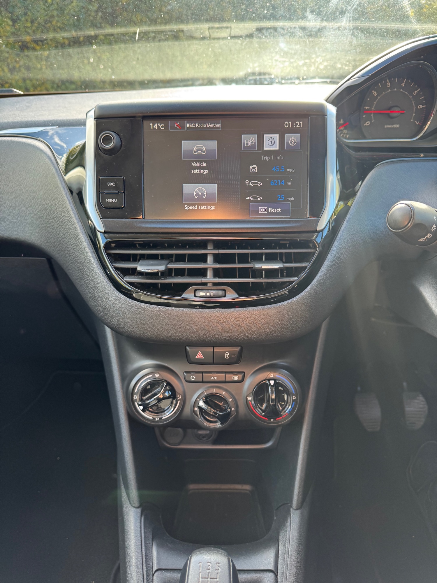 Used Peugeot 208 2015 for sale - 76449403: Photo 15