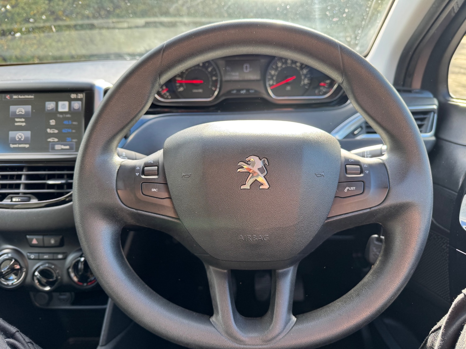 Used Peugeot 208 2015 for sale - 76449403: Photo 16