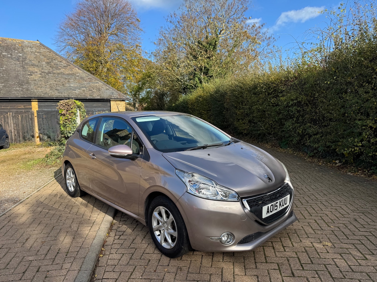 Used Peugeot 208 2015 for sale - 76449403: Photo 4
