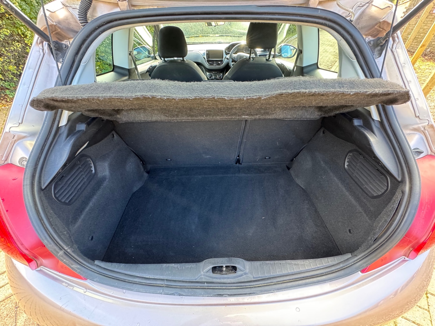 Used Peugeot 208 2015 for sale - 76449403: Photo 9