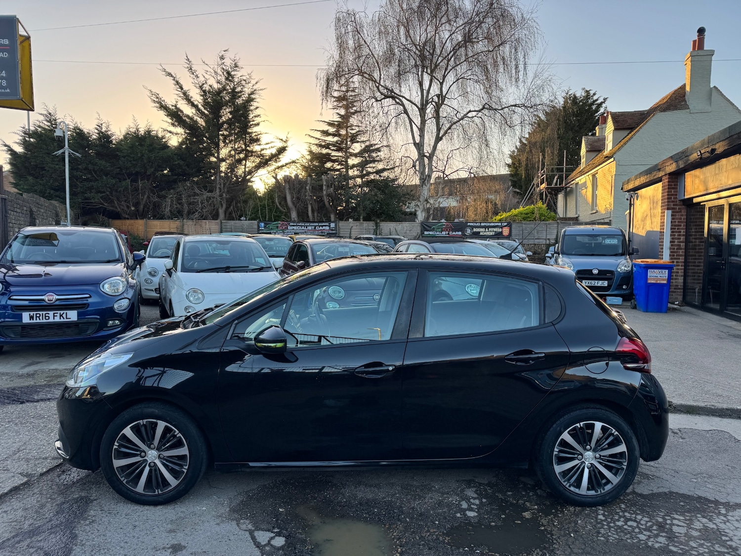 Used Peugeot 208 2016 for sale - 77918541: Photo 2