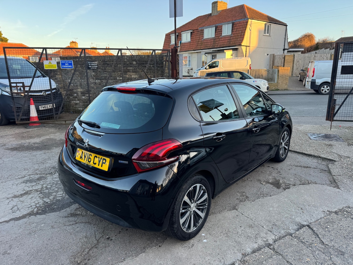 Used Peugeot 208 2016 for sale - 77918541: Photo 6