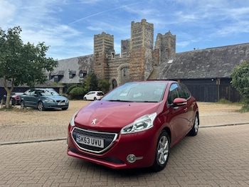 Peugeot - 208
