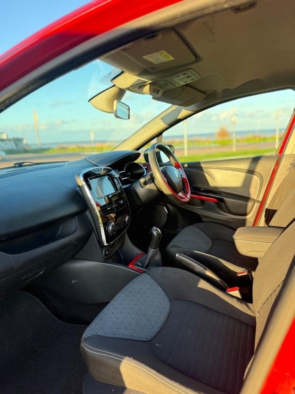 Used Renault Clio 2013 for sale - 77339495: Photo 11