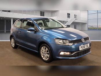 Used Volkswagen Polo 2016 for sale - 76879624: Photo