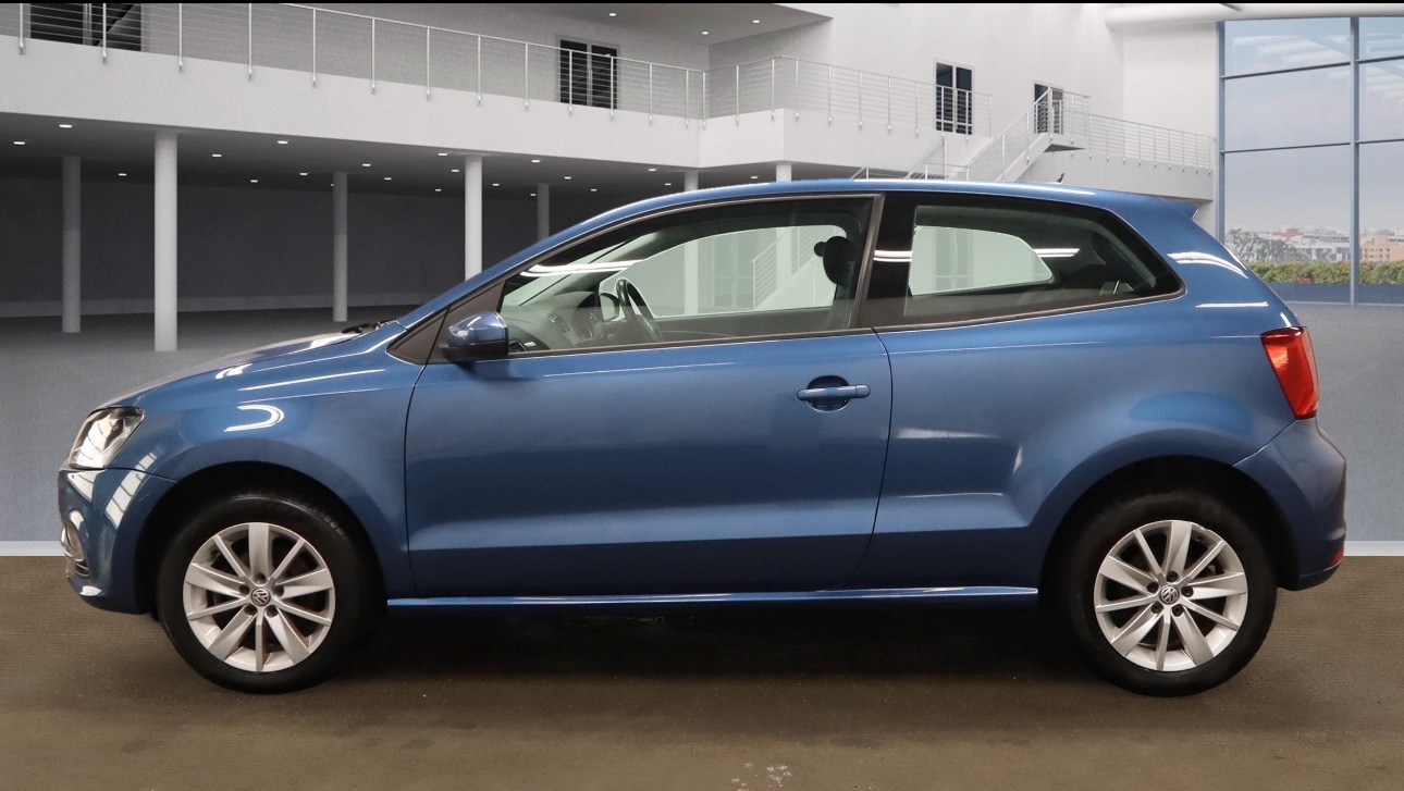Used Volkswagen Polo 2016 for sale - 76879624: Photo 2
