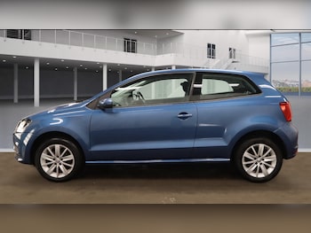 Used Volkswagen Polo 2016 for sale - 76879624: Photo