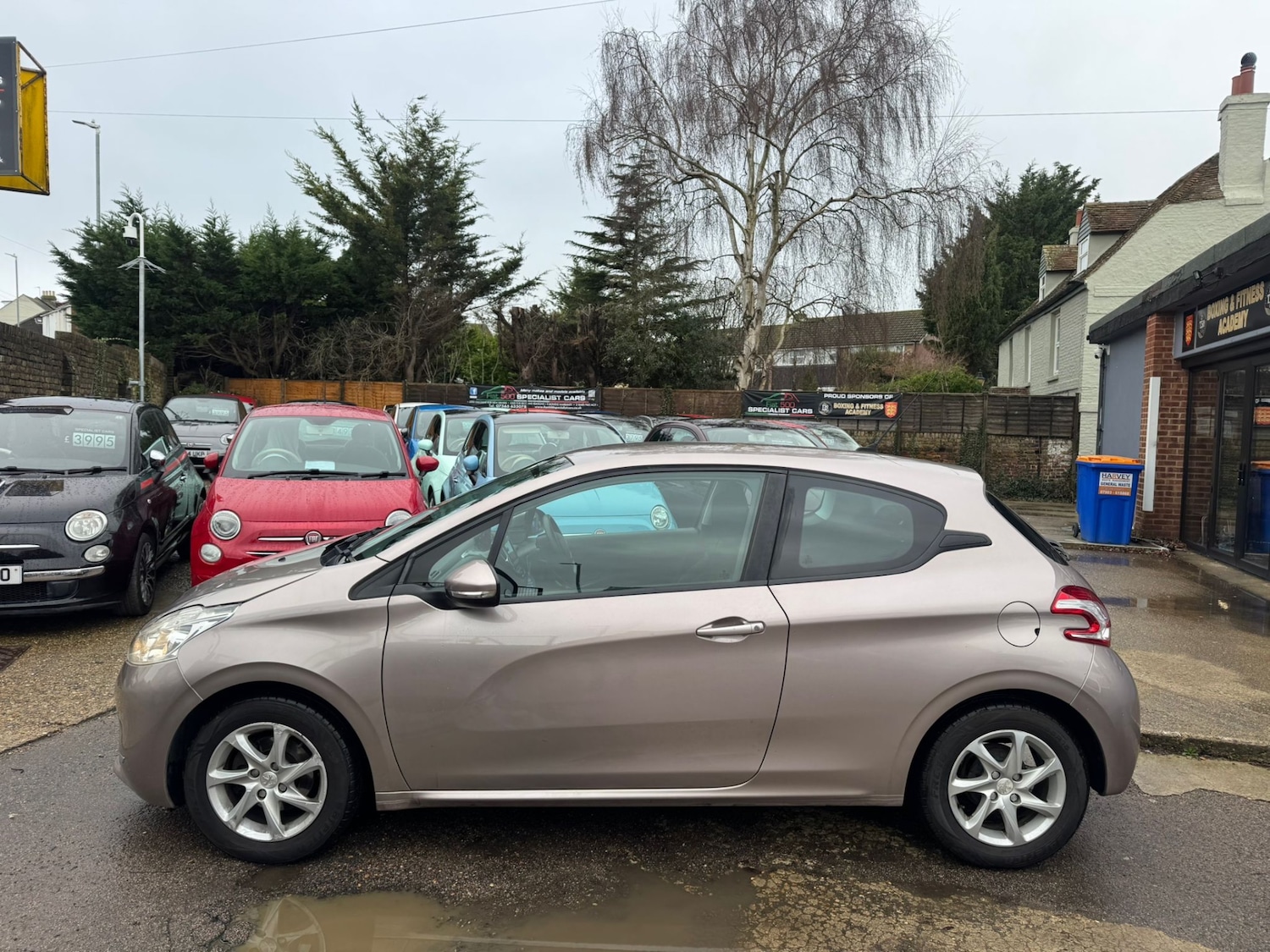 Used Peugeot 208 2014 for sale - 77378120: Photo 2